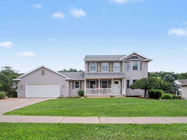 6892 Petersen Valley Drive NE, Rockford, MI 49341