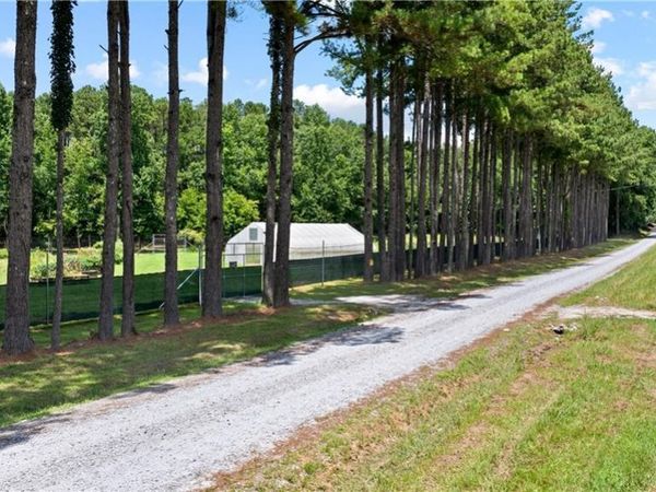 7655 Old Phillips Road , Chattahoochee Hills, GA 30268