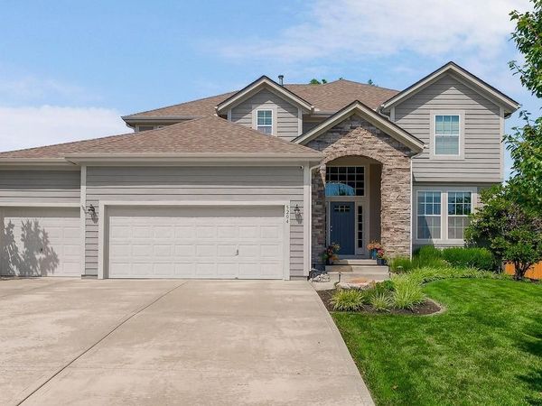 5204 W Meadow View Drive, Shawnee, KS 66226