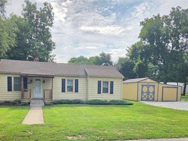 405 Hardwicke Avenue, Birmingham, MO 64161