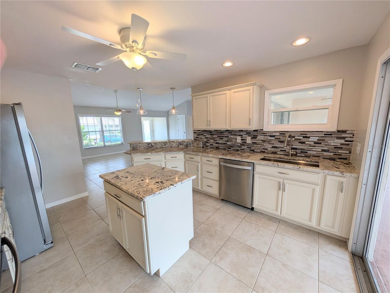 8707 51st Avenue W, Bradenton, FL 34210 Photo