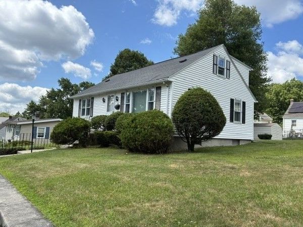 35 Superior Road, Worcester, MA 01604