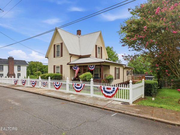 627 Medaris St, Clinton, TN 37716