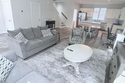 1512 Cuyler Lane photo 4