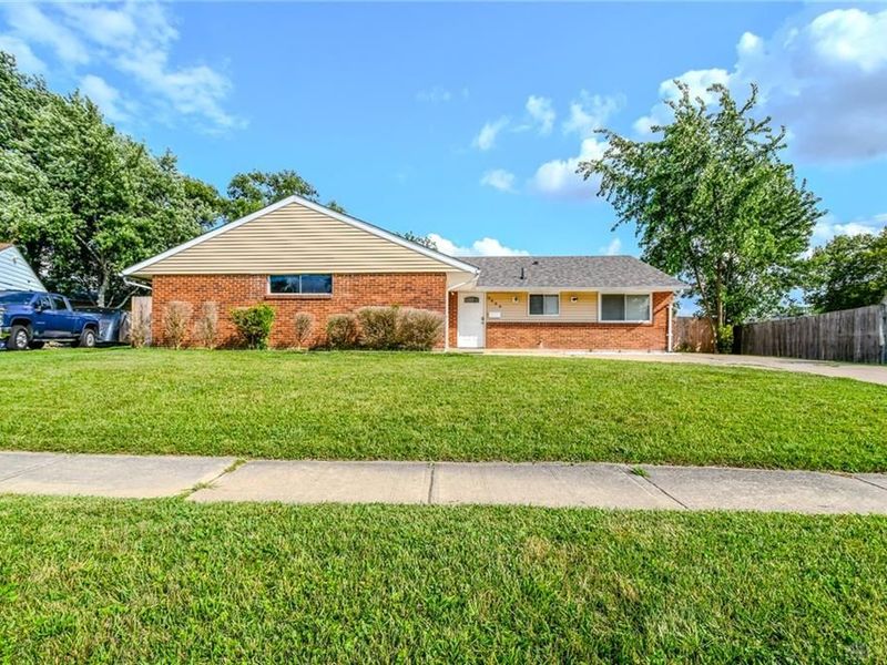 5888 Beecham Drive, Huber Heights, OH 45424 Photo 3