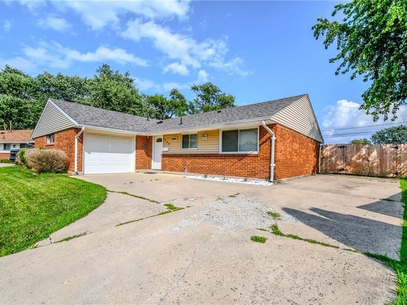 5888 Beecham Drive, Huber Heights, OH 45424 Photo 7
