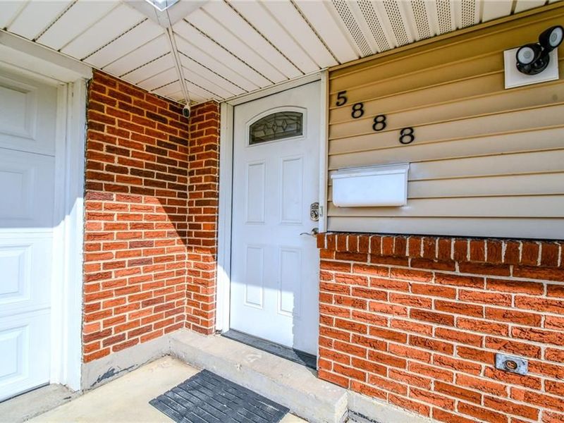 5888 Beecham Drive, Huber Heights, OH 45424 Photo 8