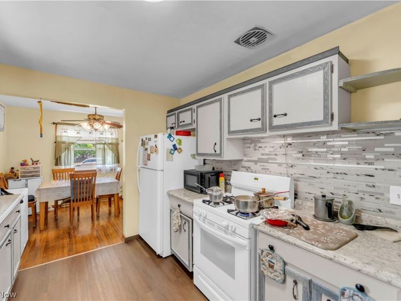 1030 W 29th Street, Lorain, OH 44052 Photo 11