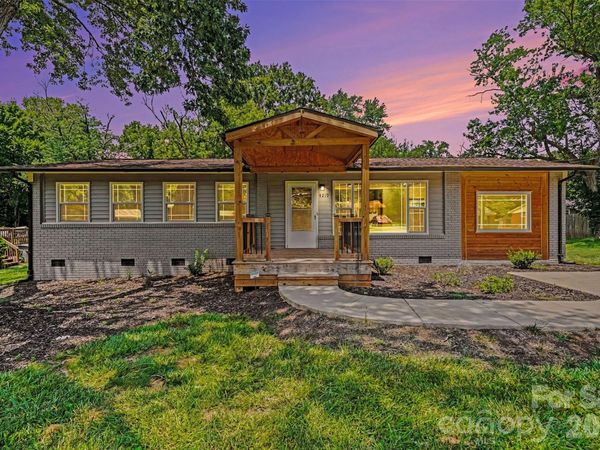 4219 Tipperary Place , Charlotte, NC 28215