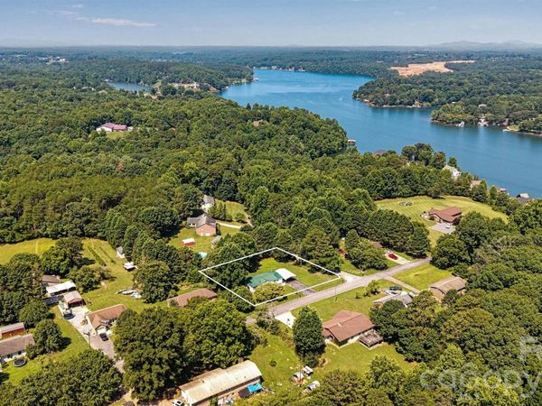 5135 36th Street Drive NE, Hickory, NC 28601