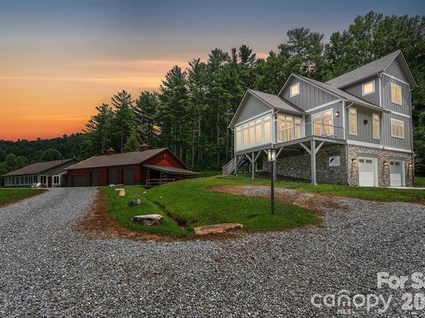 326 Golden Valley Drive , Hendersonville, NC 28792
