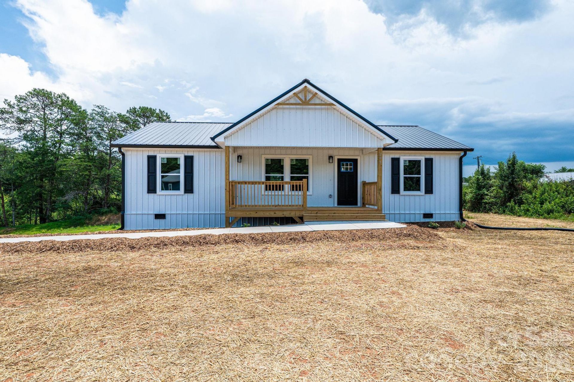 112 Dove Street Sw, Lenoir, NC 28645 Main Photo