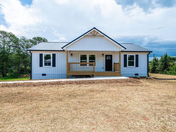 112 Dove Street SW, Lenoir, NC 28645