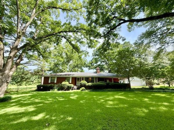 101 Hill Ave., Houston, MS 38851
