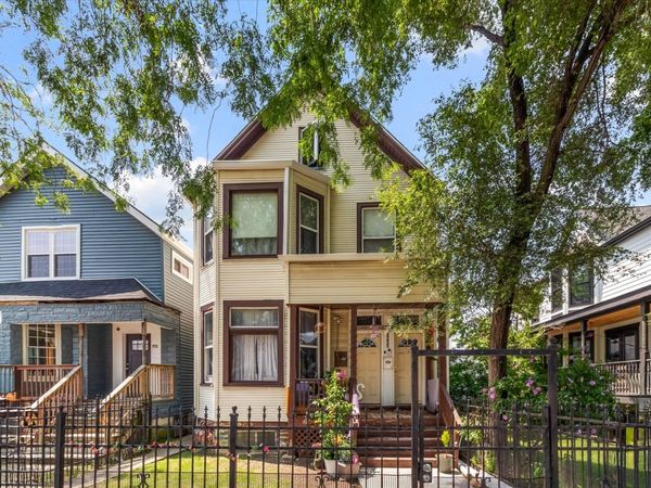 1922 N Central Park Avenue , Chicago, IL 60647