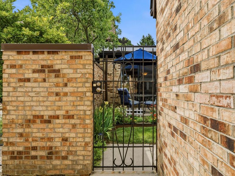1691 Arlingate Drive N, Upper Arlington, OH 43220 Photo 4