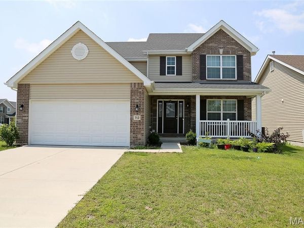 713 Palisades Drive , St Charles, MO 63301