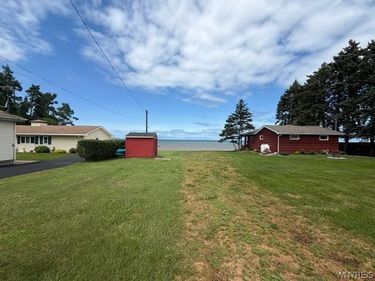 9087 Lakeshore Drive , Barker, NY 14012