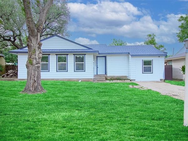 7325 Aberdeen Drive , Fort Worth, TX 76116