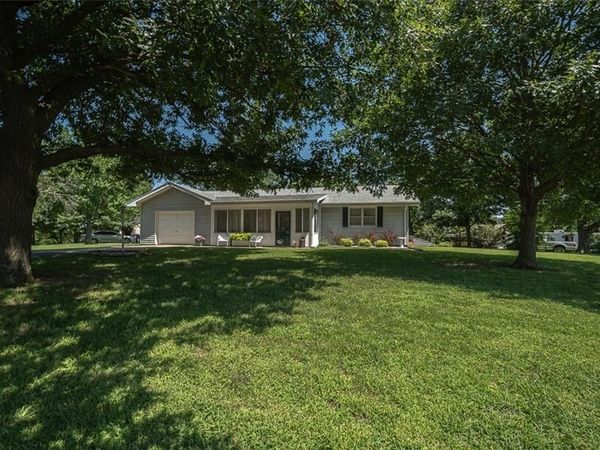 400 Kansa Drive, Ozawkie, KS 66070