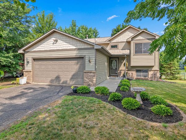 5420 134th Street N, Hugo, MN 55038