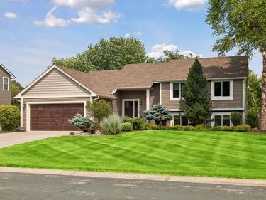 3882 Mersey Way, Eagan, MN 55123