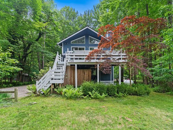7126 Ridgeway Street, Fennville, MI 49408