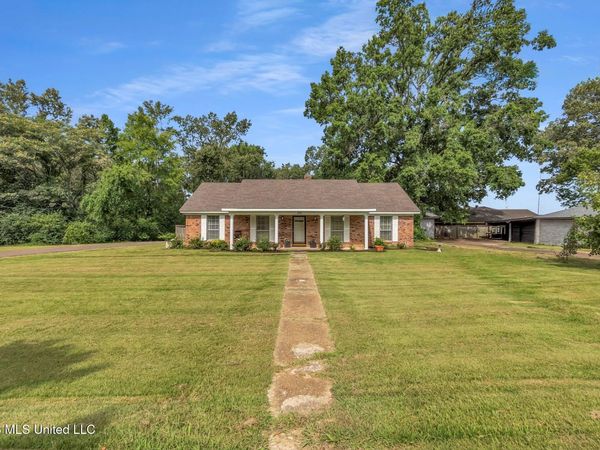 202 Moore Drive, Batesville, MS 38606