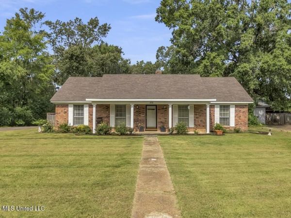202 Moore Drive, Batesville, MS 38606