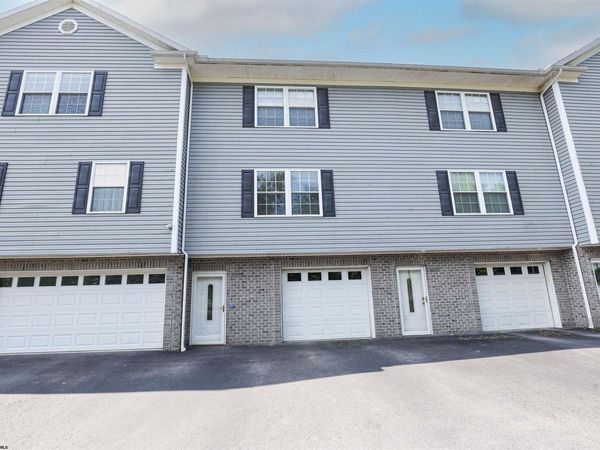 1010 W Canyon Drive, Morgantown, WV 26508