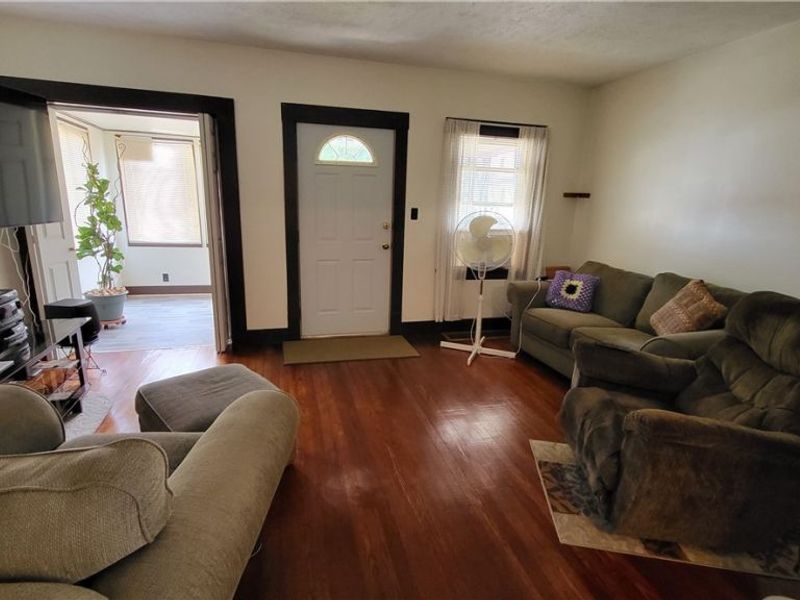 3116 Saratoga Avenue, Cleveland, OH 44109 Photo 4