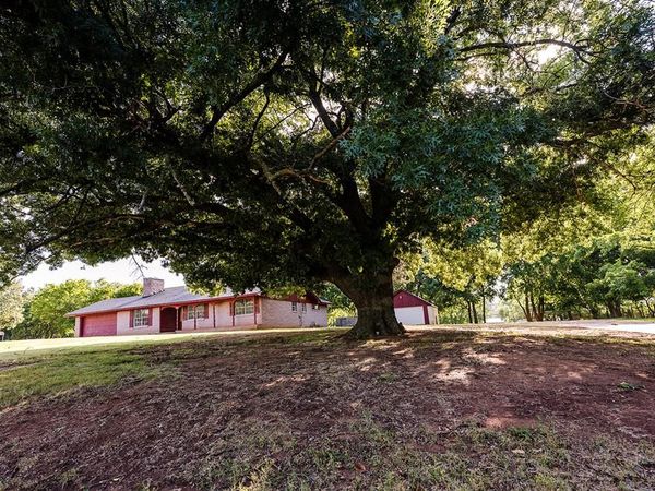 1108 Wilson Avenue, Maysville, OK 73057