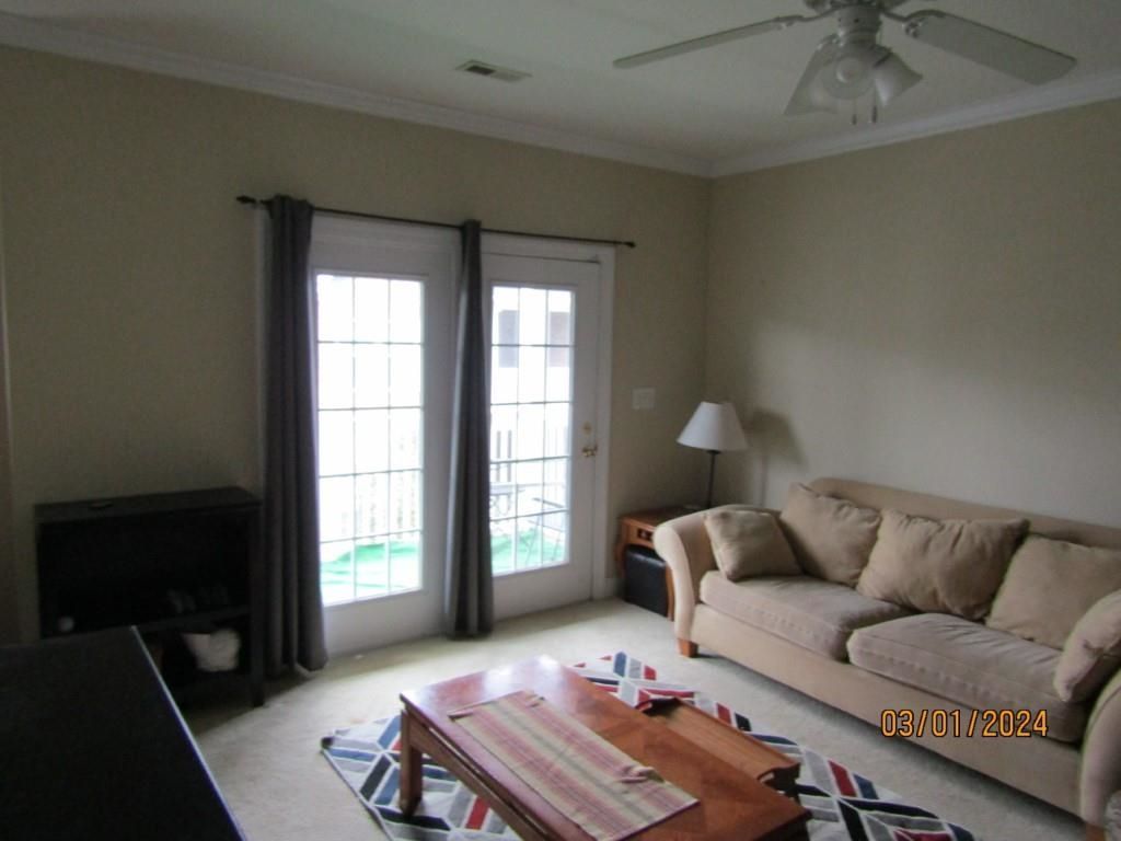 2057 Silvercrest Dr.  Photo 9