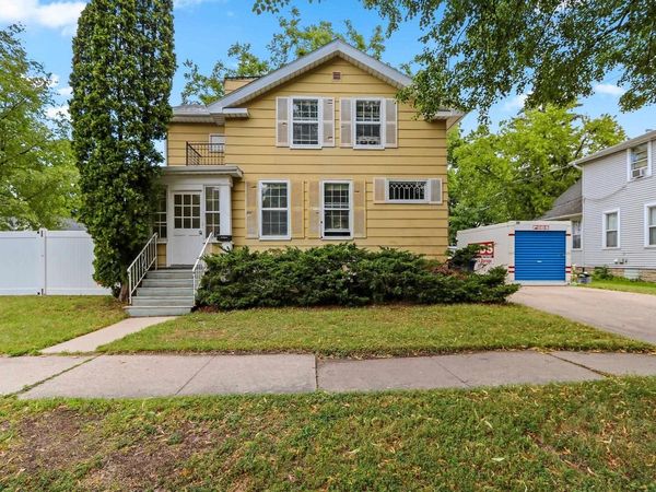 1011 STUART STREET, Green Bay, WI 54301