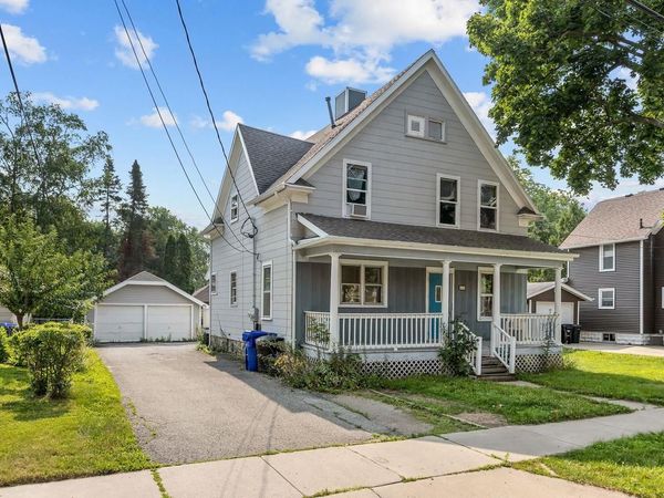 1412 N DURKEE STREET, Appleton, WI 54911
