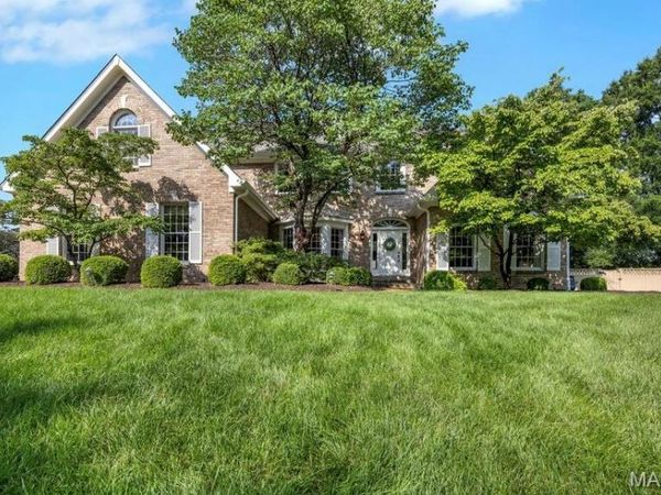 1829 Elmsford Lane, Chesterfield, MO 63005