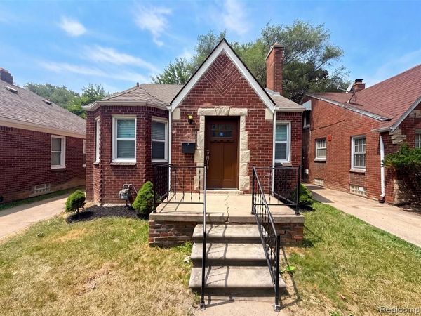 16853 Saint Marys Street , Detroit, MI 48235