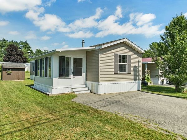 7 First Street, Exeter, NH 03833