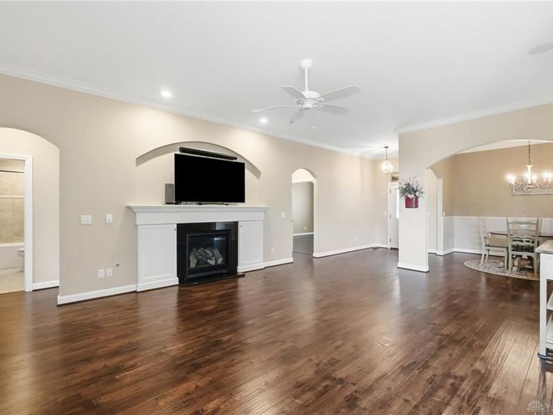 6874 Lorien Woods Drive, Miamisburg, OH 45459 Photo 10