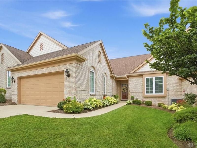 6874 Lorien Woods Drive, Miamisburg, OH 45459 Photo 3