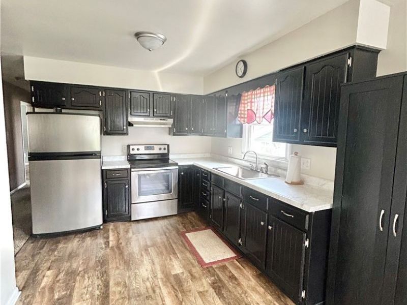 300 W 38th Street, Shadyside, OH 43947 Photo 4