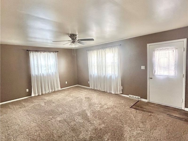 300 W 38th Street, Shadyside, OH 43947 Photo 5