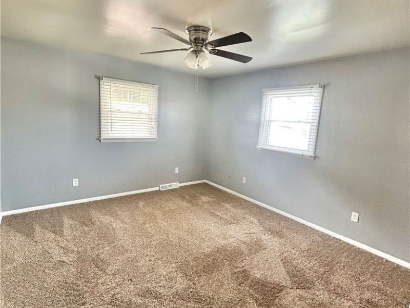 300 W 38th Street, Shadyside, OH 43947 Photo 6