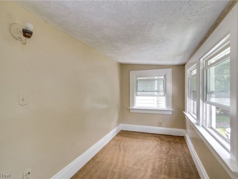 926 Work Drive, Akron, OH 44320 Photo 18