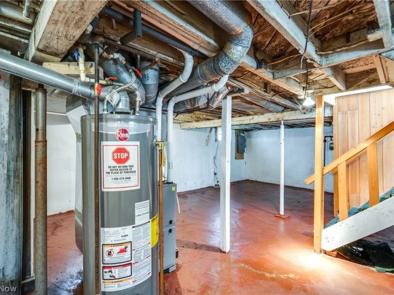 926 Work Drive, Akron, OH 44320 Photo 22