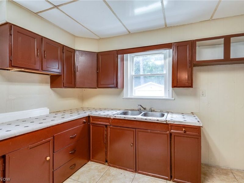 926 Work Drive, Akron, OH 44320 Photo 7