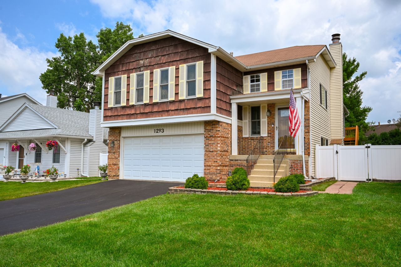 1293 Caribou Trail , Carol Stream, IL 60188