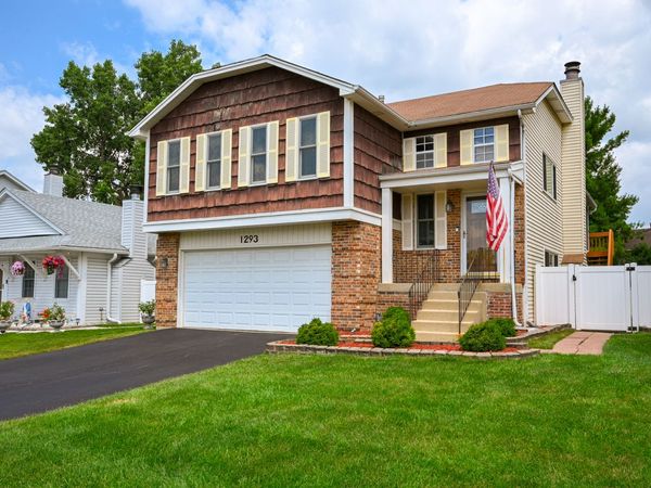 1293 Caribou Trail , Carol Stream, IL 60188