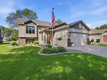 10760 Kumquat Street NW, Coon Rapids, MN 55448