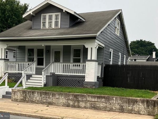 30 E STIEGEL STREET, MANHEIM, PA 17545